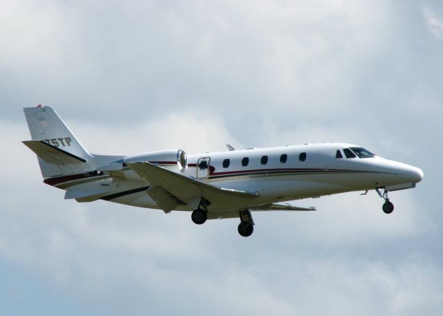 Cessna Citation Excel/XLS (N75TP) - Landing at the Shreveport Regional airport.