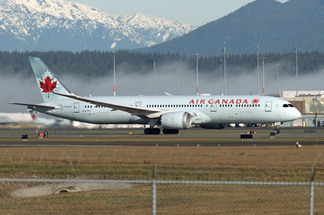 Boeing 787-9 Dreamliner (C-FNOH)