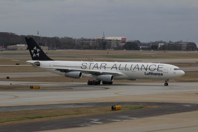 Airbus A340-300 (D-AIGP)