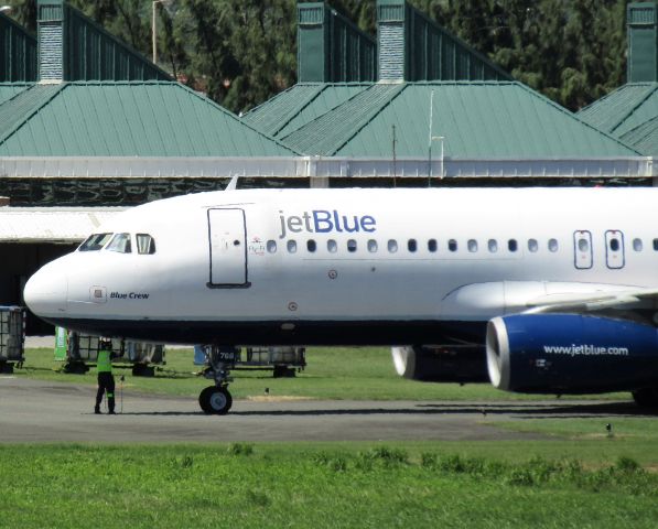 Airbus A320 (N768JB)