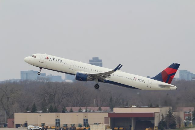 Airbus A321 (N392DN)