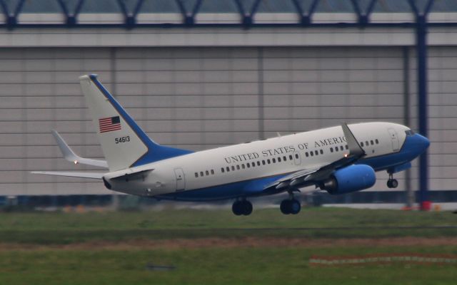 05-4613 — - usaf c-40c 05-4613 dep shannon 17/10/15