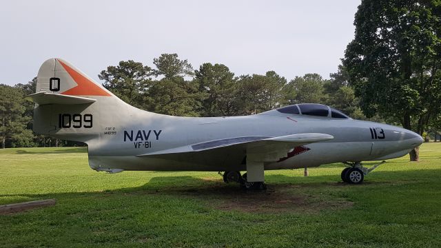 Grumman F9F Panther (N1099)