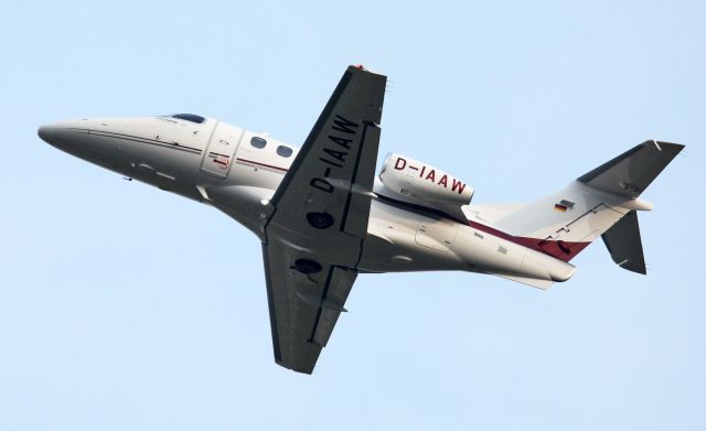 Embraer Phenom 100 (D-IAAW)