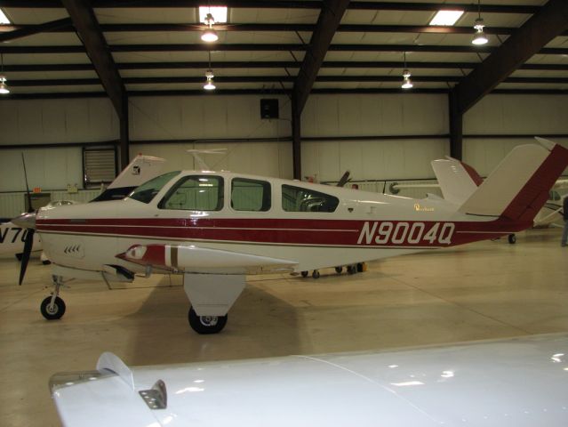 Beechcraft 35 Bonanza (N9004Q)