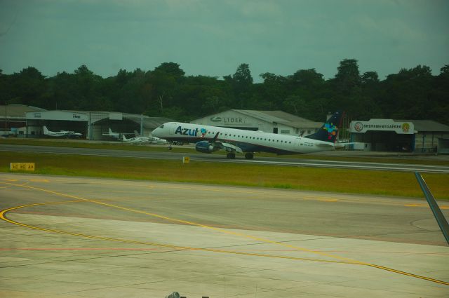 Embraer ERJ-190 (PR-AUM)