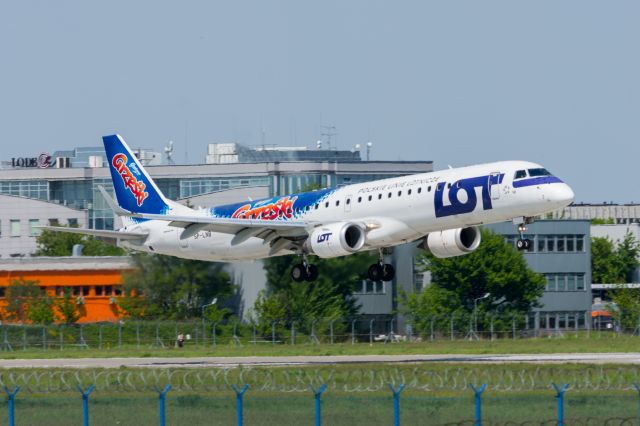 EMBRAER 195 (SP-LNB) - WAW SPOTTING