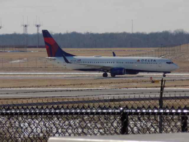 Boeing 737-800 (N775DE)