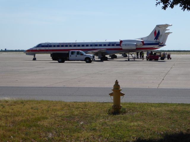 Embraer ERJ-145 (N612AE)