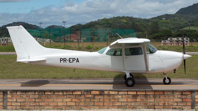 Cessna Skyhawk (PR-EPA)