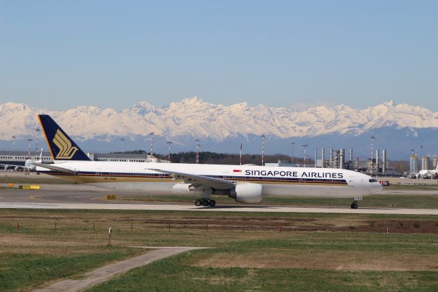 Boeing 777-200 (9V-SWA)