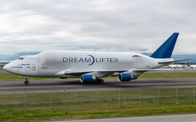 Boeing 747-400 (N718BA)