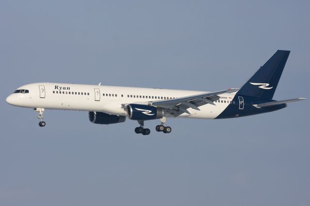 Boeing 757-200 (N526NA) - new colour - 11/2010