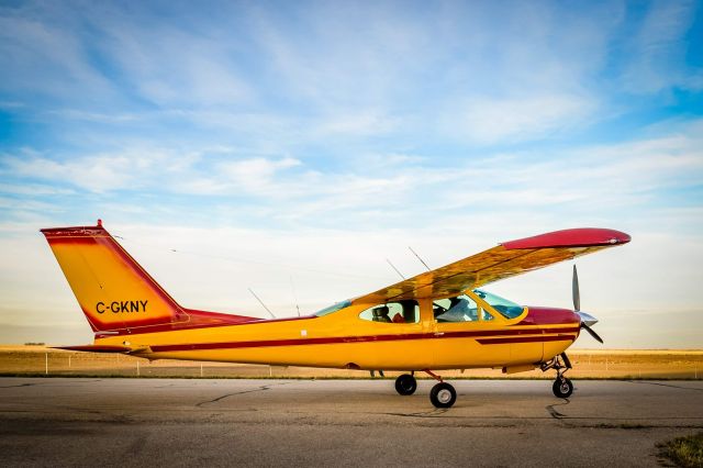 Cessna 177RG Cardinal RG (C-GKNY)