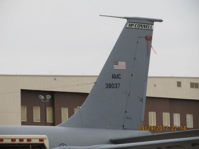 Boeing C-135FR Stratotanker (63-8037)