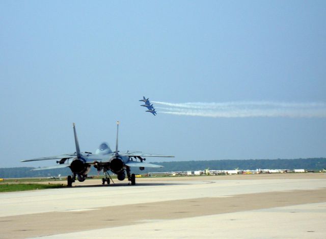 — — - Blue Angels Diamond over Oceana - Last Tomcat Airshow - 2006