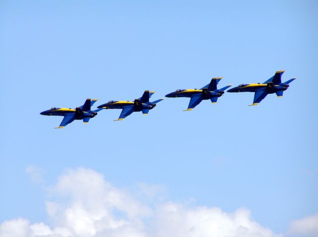 — — - Blue Angels at Willow Grove Navel Air Station 2006