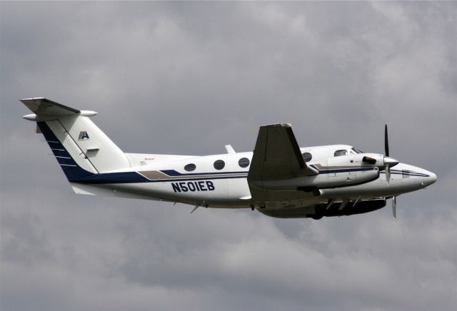 Beechcraft Super King Air 200 (N501EB)