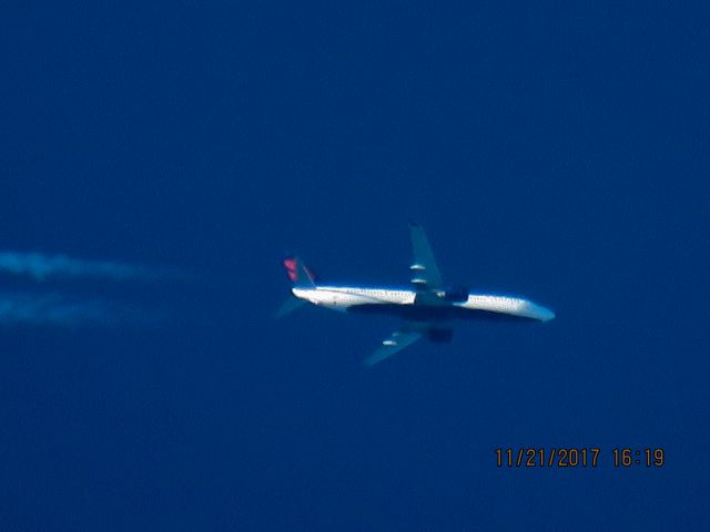 Boeing 737-900 (N814DN)