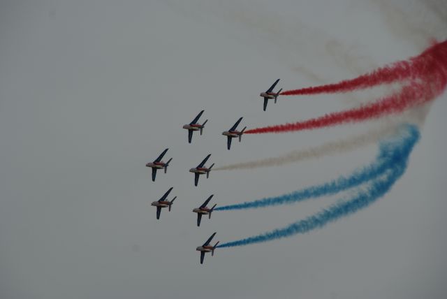 — — - Brilliant display of formation flying.