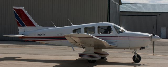 Piper Cherokee (N8240D)