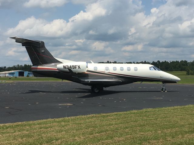 Embraer Phenom 300 (N349FX)