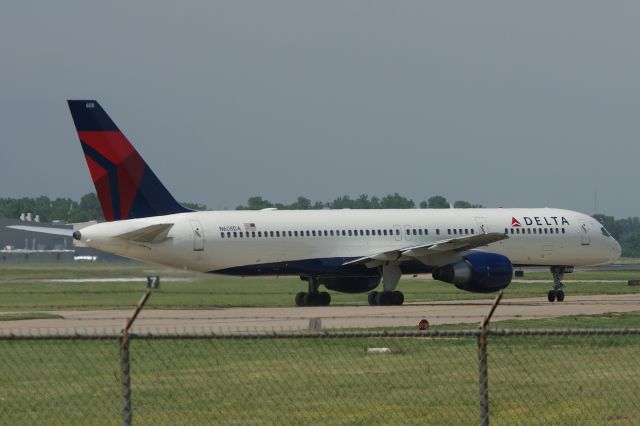 McDonnell Douglas MD-88 (N608DA)