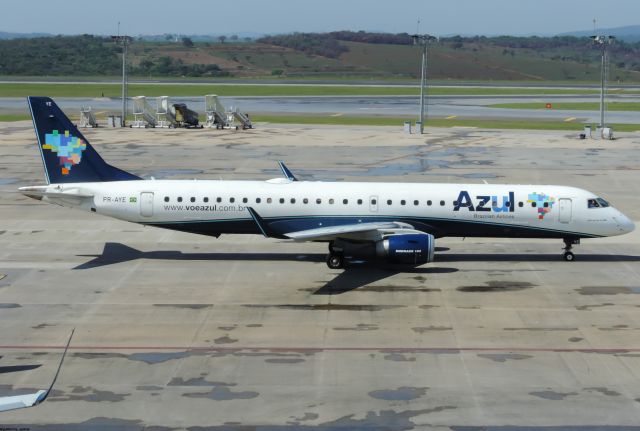 EMBRAER 195 (PR-AYE)