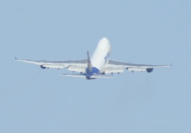 Boeing 747-400 (N496MC)