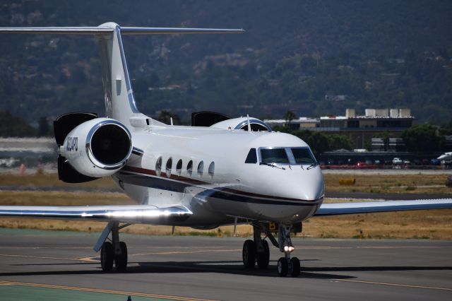 Gulfstream Aerospace Gulfstream IV (N624PD) - Gulfstream G-IV SP taxiing at Van Nuys with its reverse thrusts deployed ð¤