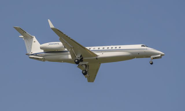 Embraer ERJ-135 (N605WG) - Runway 02L arrival @KDPA.