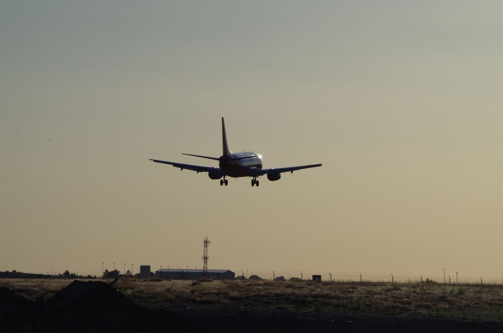 BOEING 737-300 (N346SW)