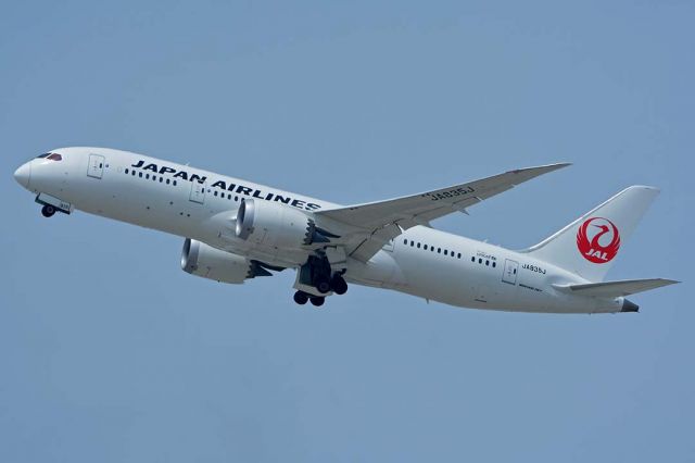 Boeing 787-8 (JA835J) - Japan Airlines Boeing 787-8 JA835J at LAX on May 3, 2016. 