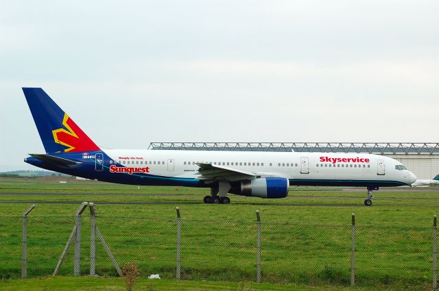 Boeing 757-200 (C-FFAN)