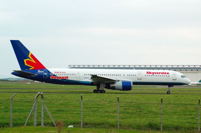 Boeing 757-200 (C-FFAN)