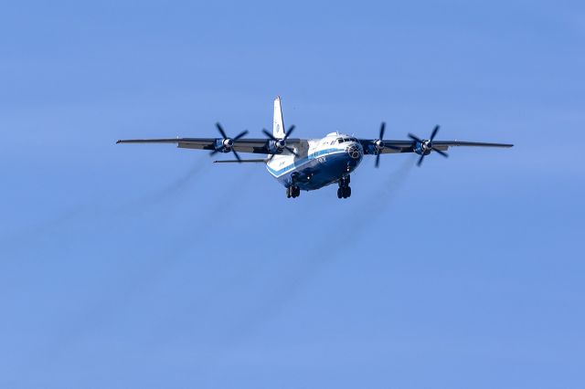 Antonov An-12 (UR-11819) - Long finals RWY31