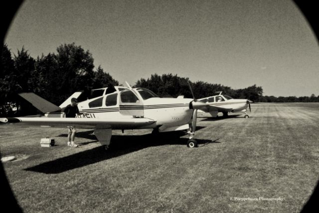 Beechcraft 35 Bonanza (N8945U)