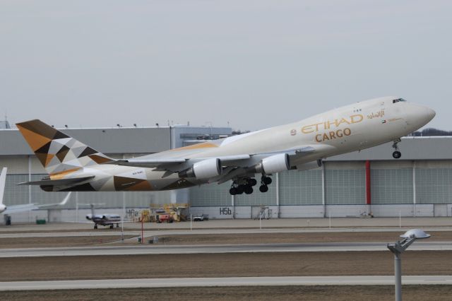 Boeing 747-400 (N476MC) - Atlas Air owned and operated freighter. Departing 5-L