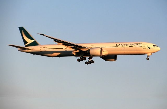 BOEING 777-300ER (B-KPX)