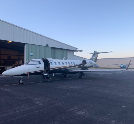 Learjet 45 (N302RV)