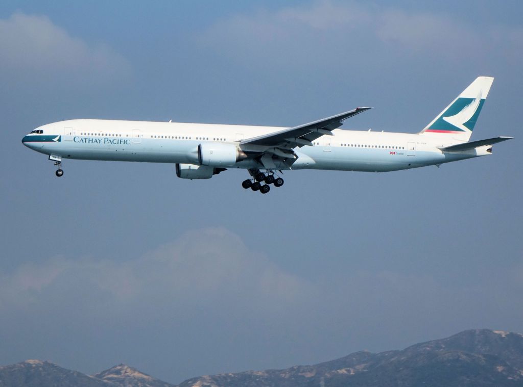 BOEING 777-300 (B-HNN)
