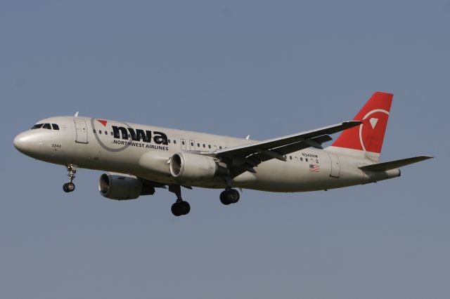 Airbus A320 (N342NW) - July 7, 2007 - approached Baltimore BWI