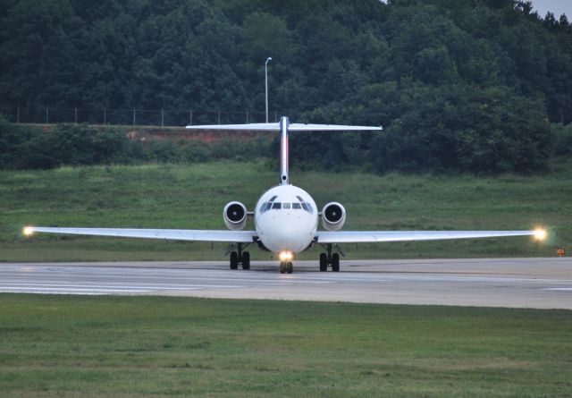 McDonnell Douglas DC-9-50 (N786NC) - Taxiiing into position 18C - 7/15/10