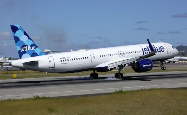 Airbus A321neo (N2084J)