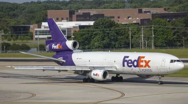 McDonnell Douglas DC-10 (N319FE)