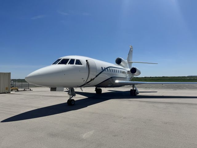 Dassault Falcon 900 (C-FMCL)