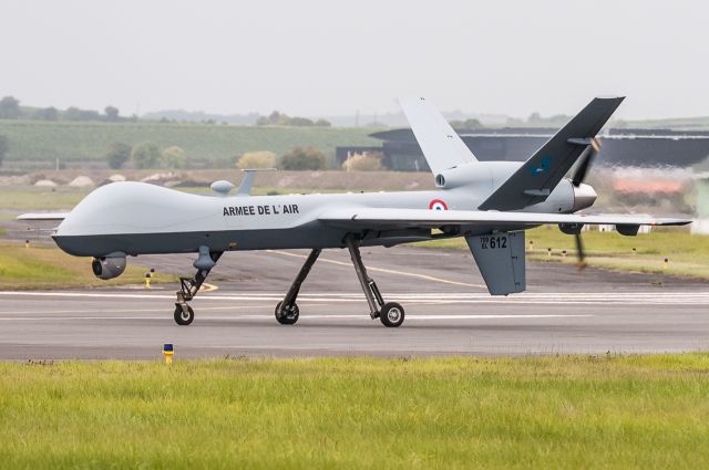 — — - Drone de combat...Général Atomique MQ9 Reaper