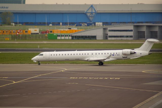 Canadair Regional Jet CRJ-900 (EI-GEA) - CityJet CRJ-900ER cn15224; taxien to rwy24;13-04-2022