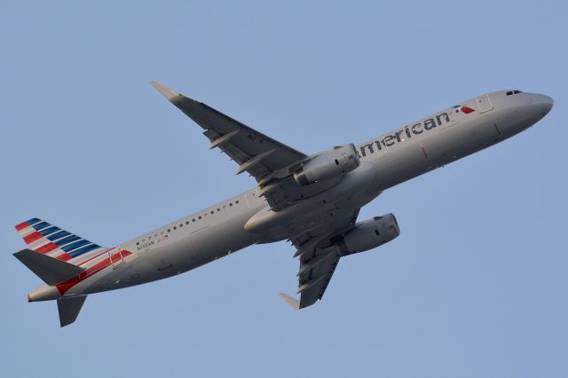 Airbus A321 (N130AN)