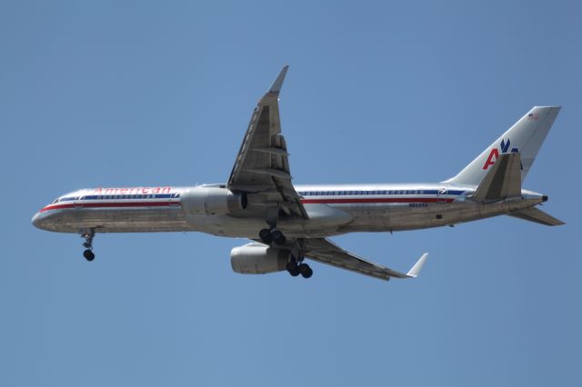 Boeing 757-200 (N622AA)